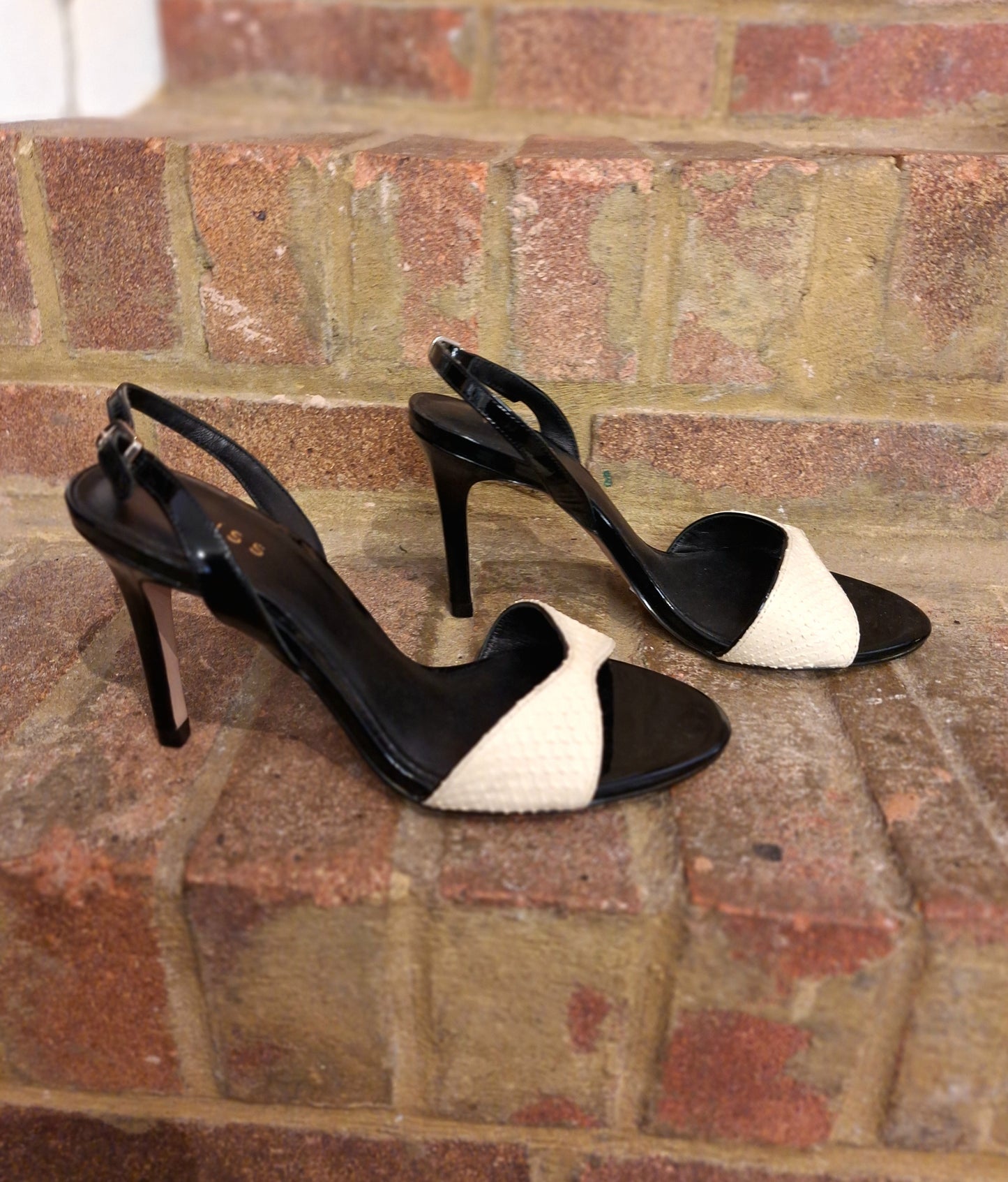 REISS cream and black sandals 6