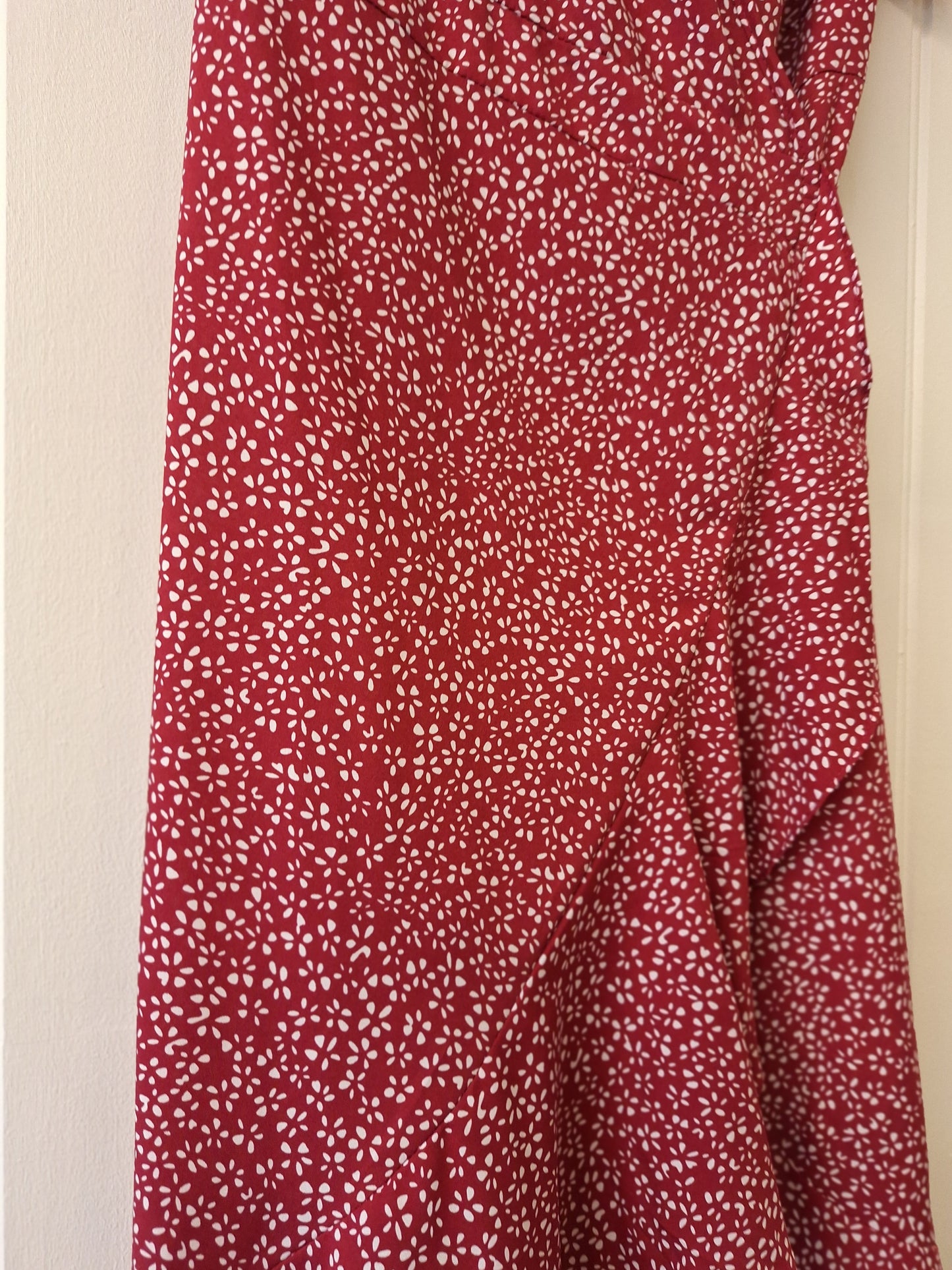 Red & white ditsy print wrap dress S/M