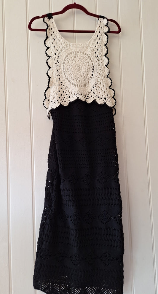 ZARA black and white crochet dress S