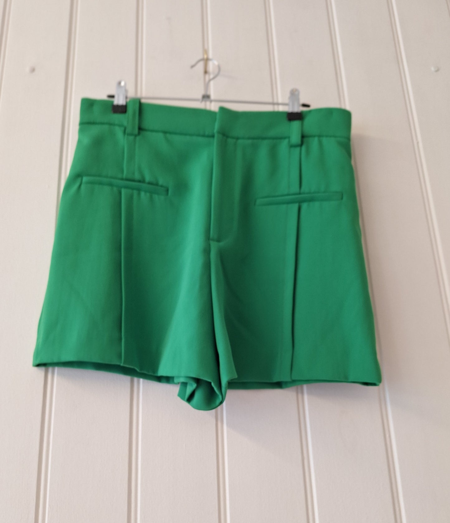 ZARA green shorts L