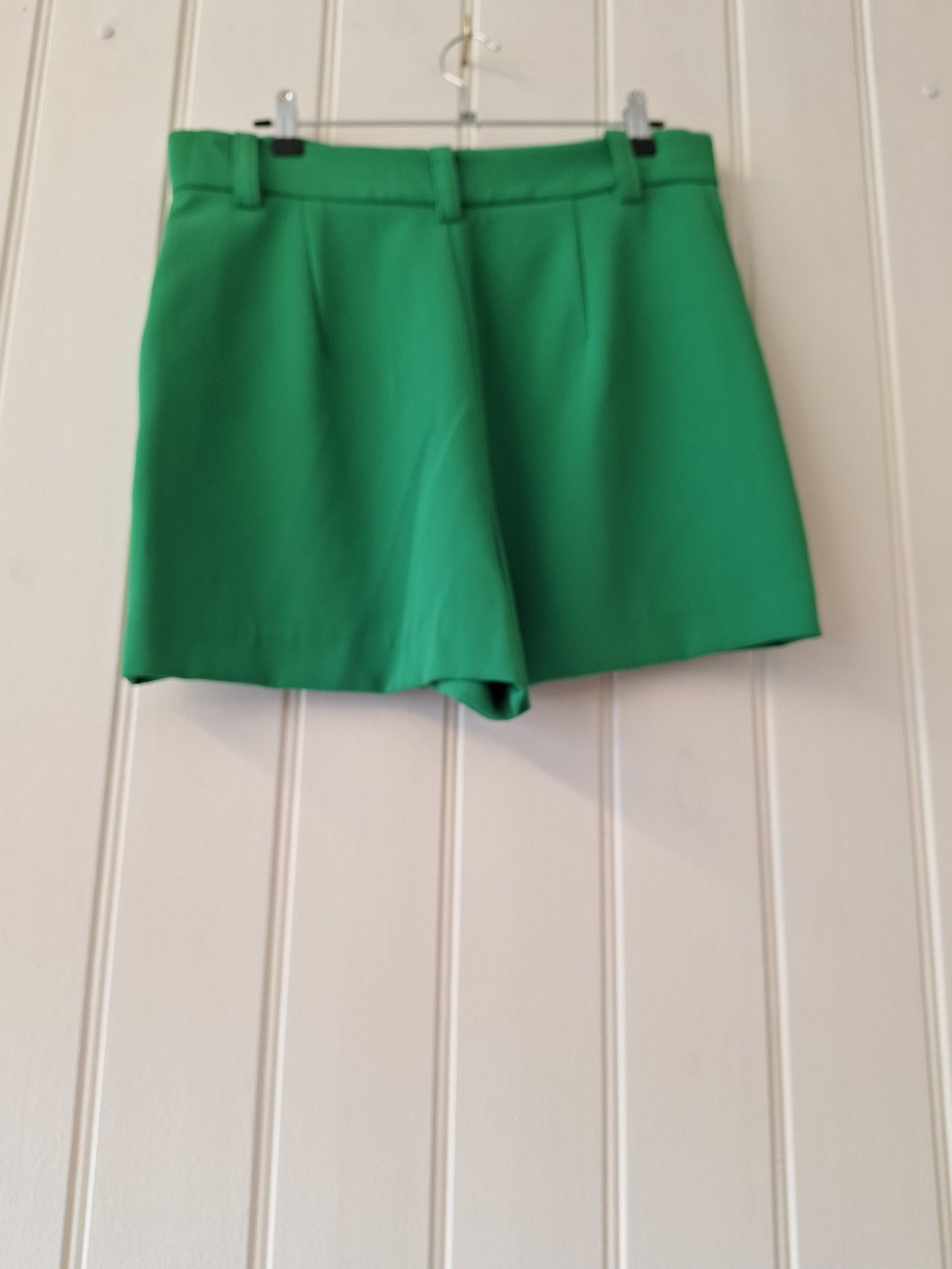 ZARA green shorts L