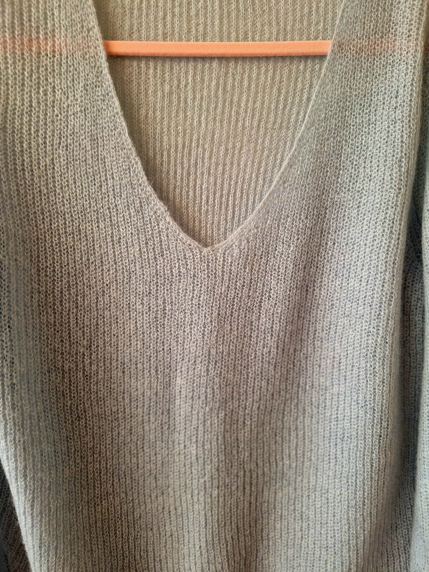 American Vintage pale blue V neck knit L