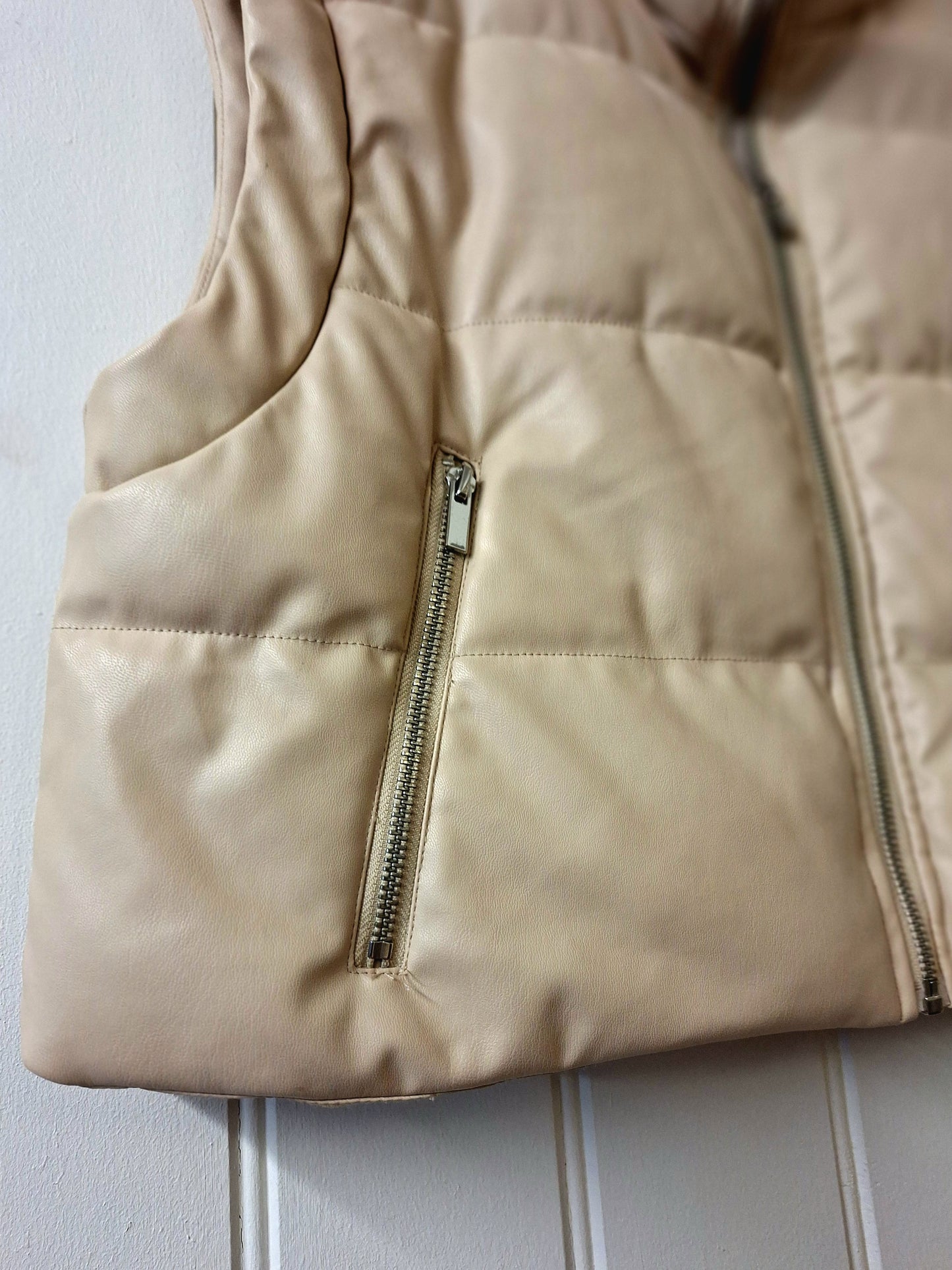 ZARA cream quilted gilet L