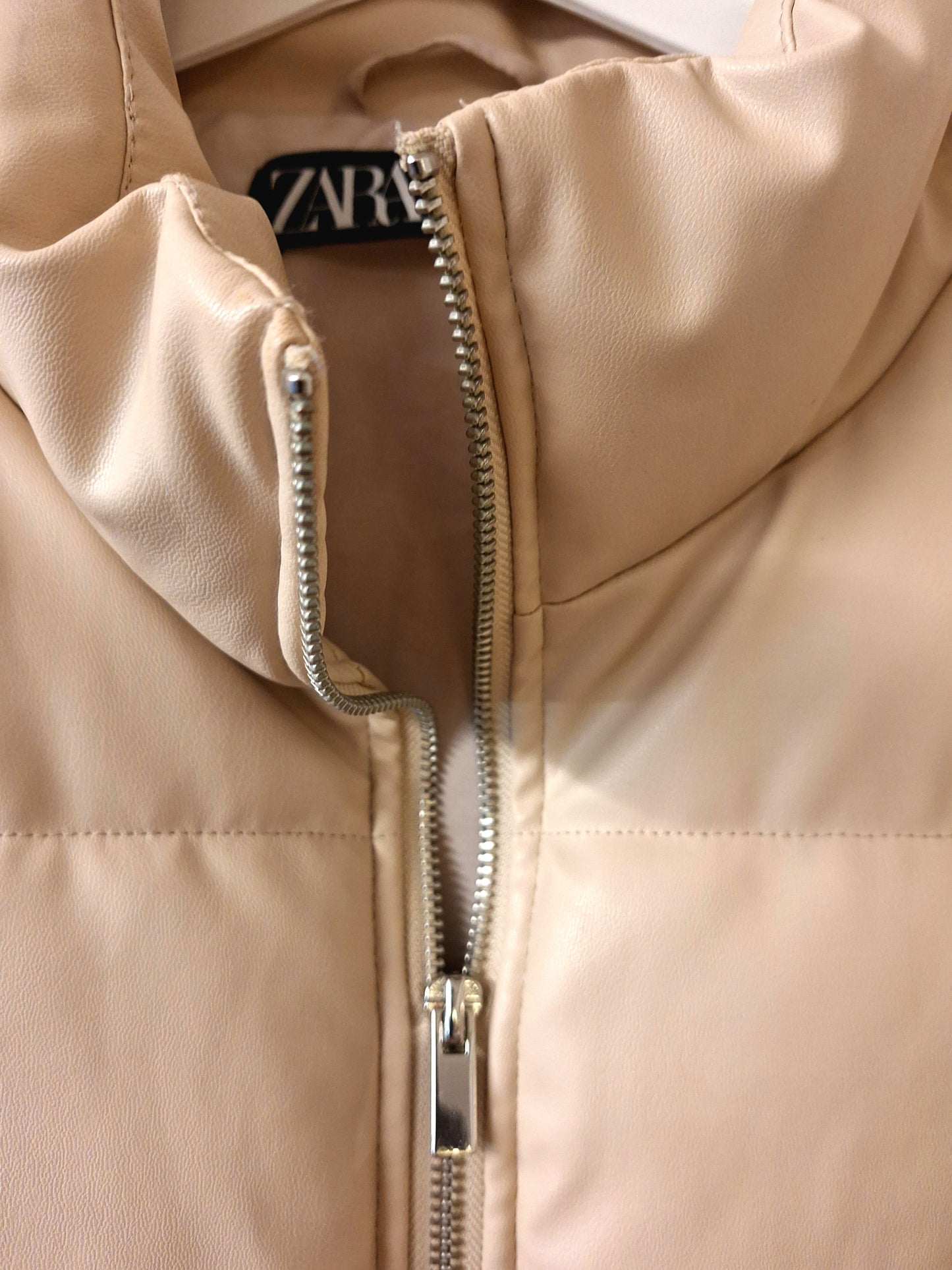 ZARA cream quilted gilet L