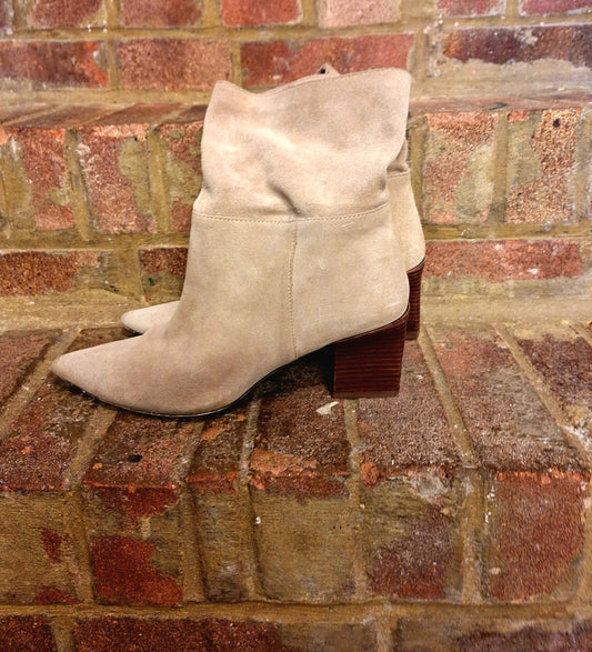 ZARA ecru suede slouch boots 7