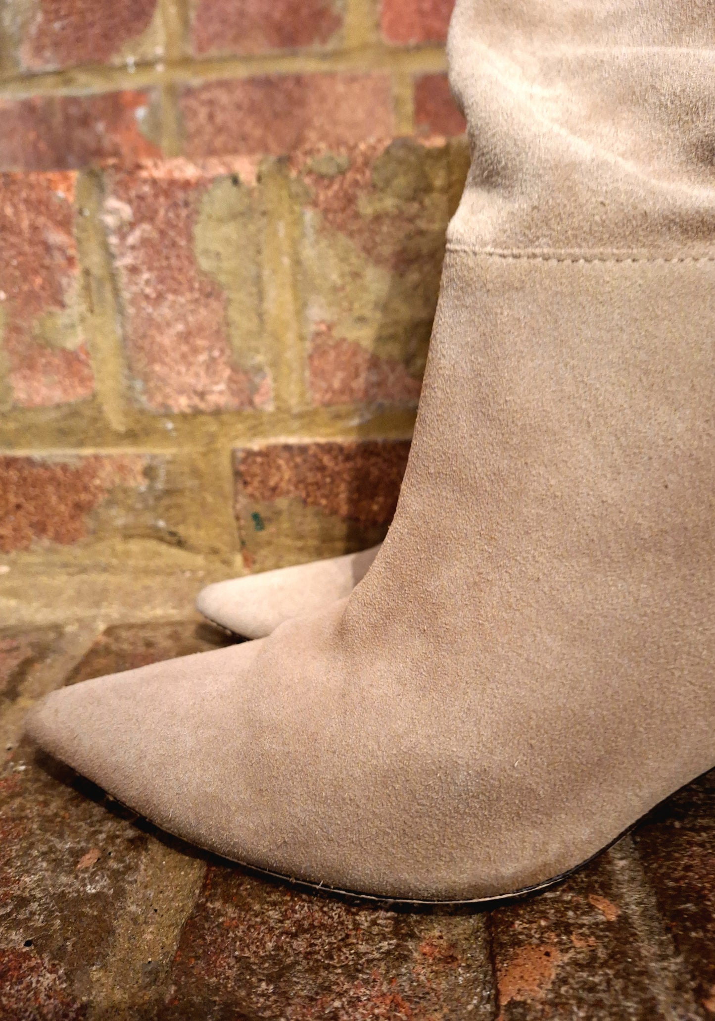 ZARA ecru suede slouch boots 7