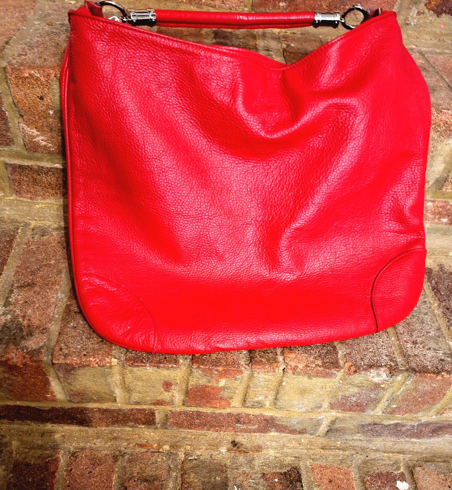 Vera Pelle red bag